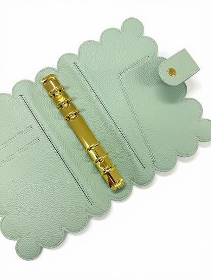 Kimmy - Scalloped Binder
